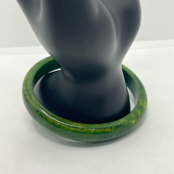 Vintage 1960’s Spinach Green marbled Bakelite Bangle Bracelet